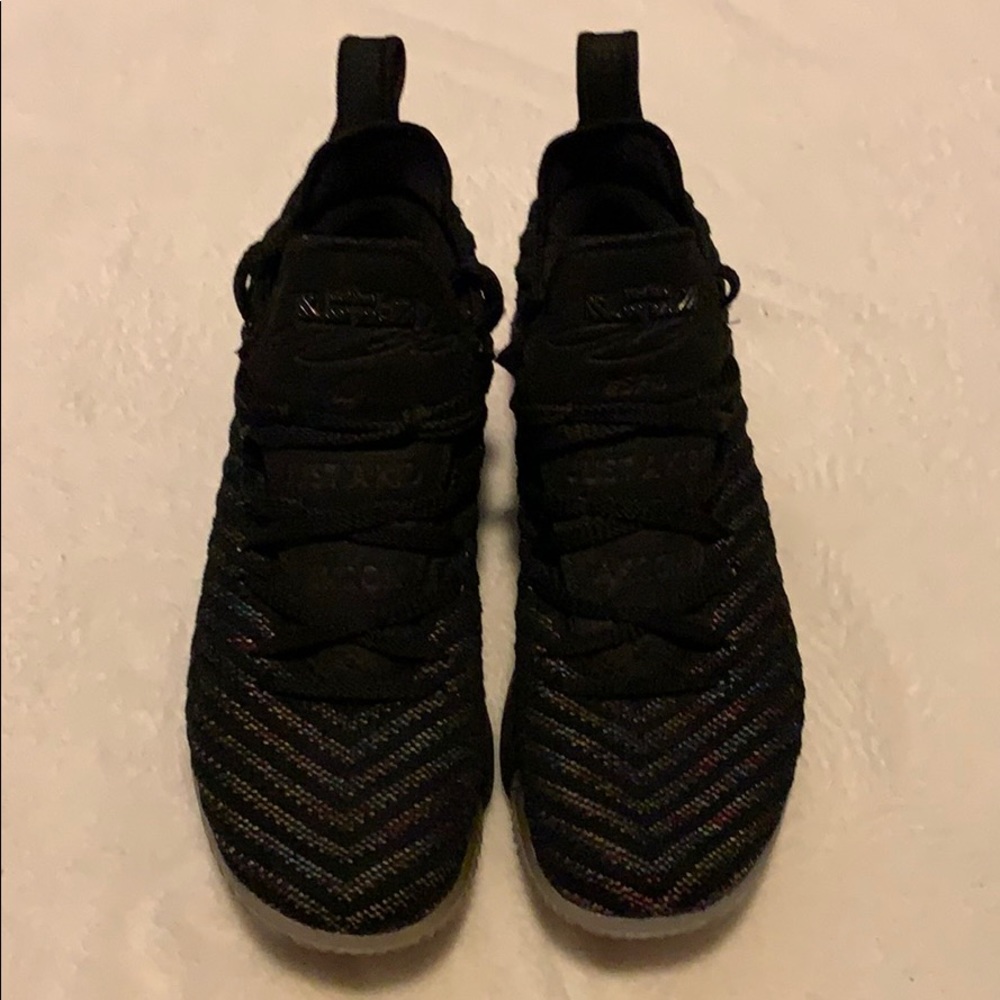 Lebron 16 Yourh Boys
